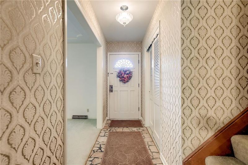 8715 Mackey St, Overland Park, KS 66212