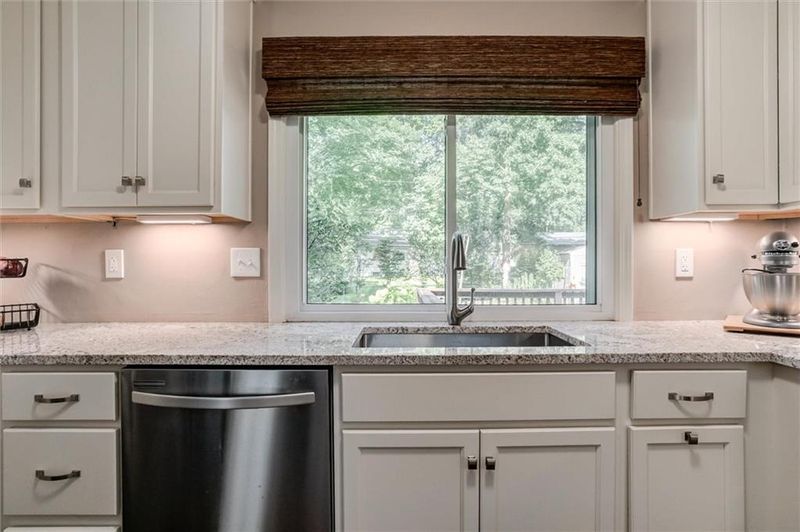 9130 Craig St, Overland Park, KS 66212