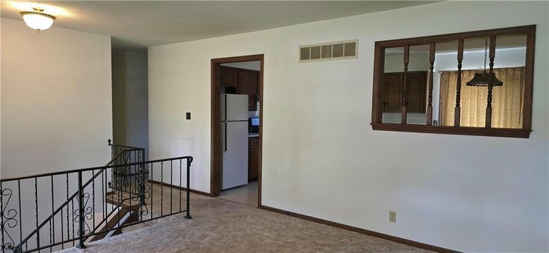 15409 Cedar St, Basehor, KS 66007