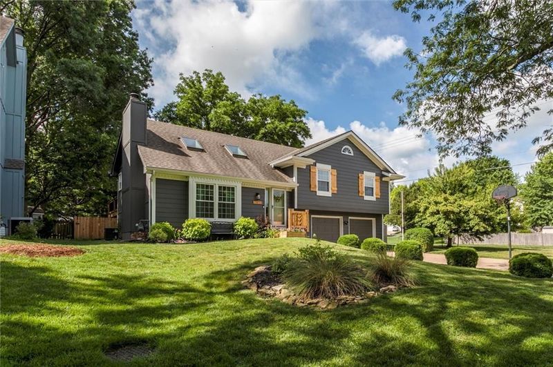 15023 W 83rd Pl, Lenexa, KS 66215