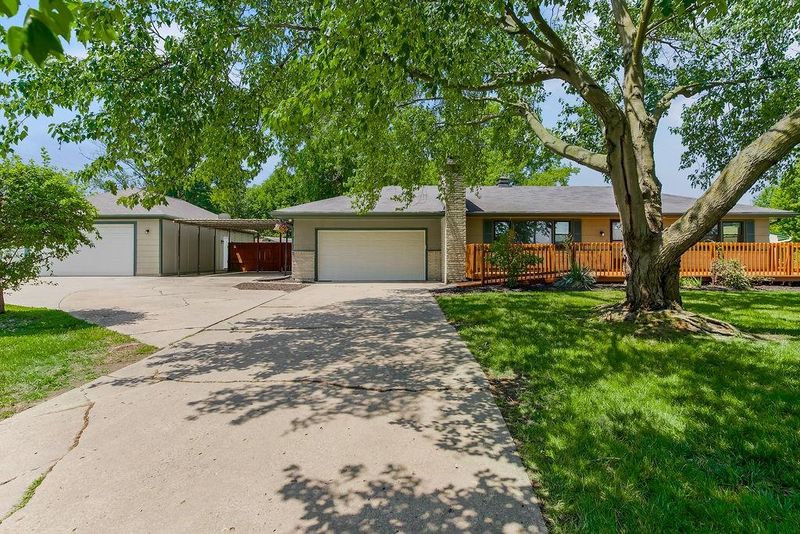 5900 Norfleet Rd, Kansas City, MO 64133