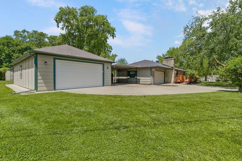 5900 Norfleet Rd, Kansas City, MO 64133