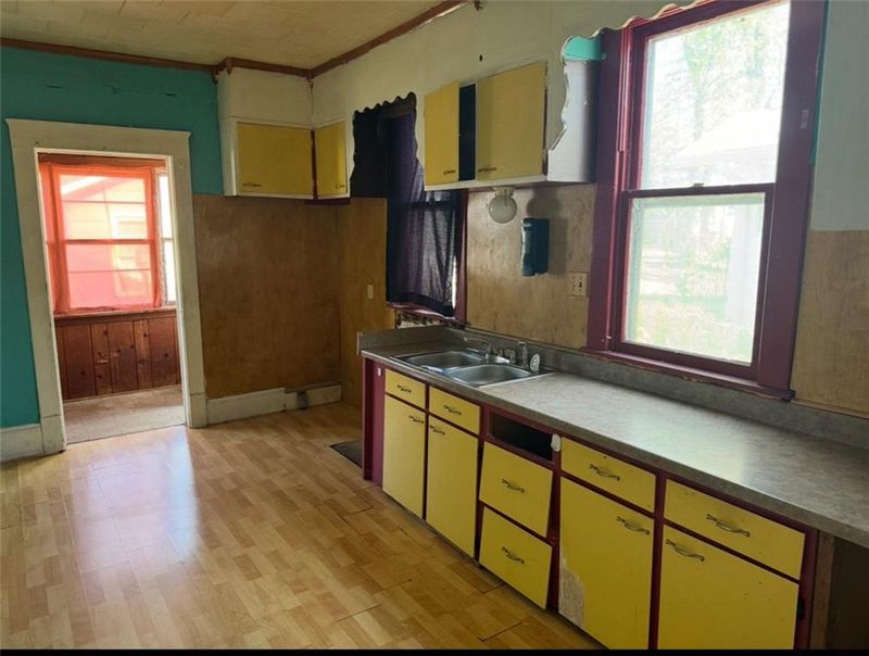 608 E Main St, Independence, KS 67301