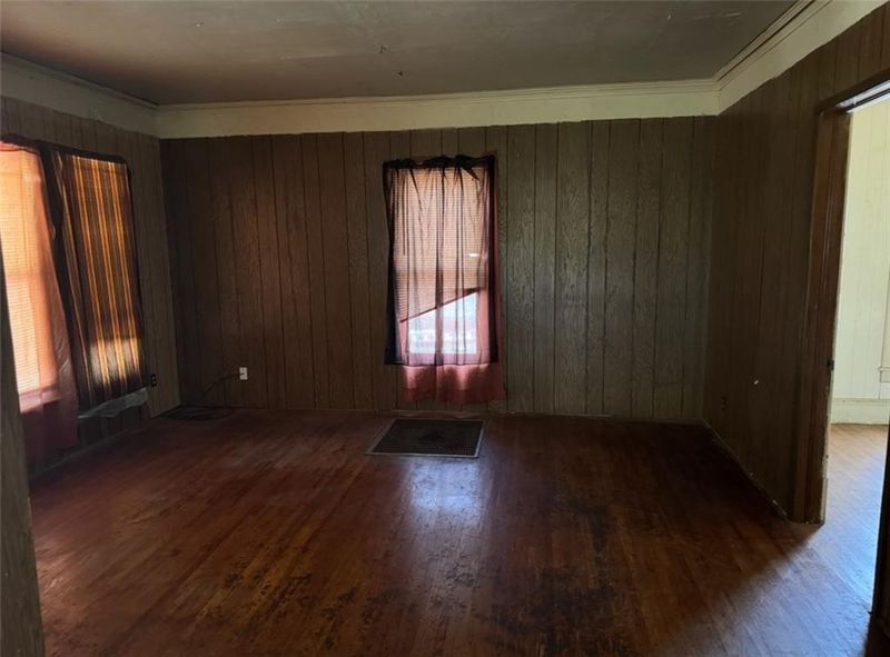 608 E Main St, Independence, KS 67301