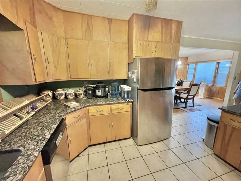 10307 Barry Rd, Kansas City, MO 64153