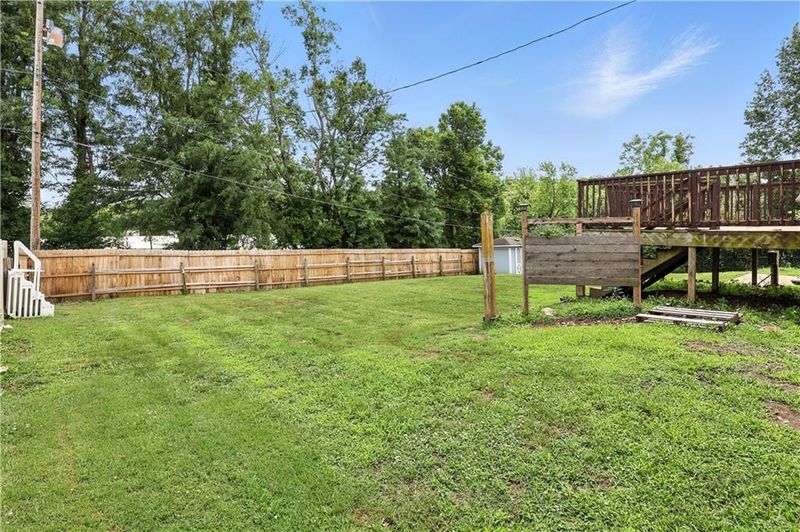 2735 S Peck Ave, Independence, MO 64055
