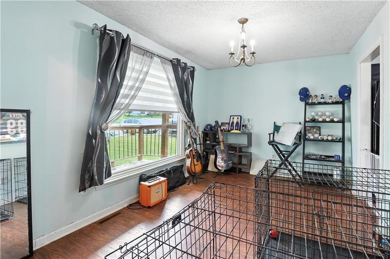 2735 S Peck Ave, Independence, MO 64055