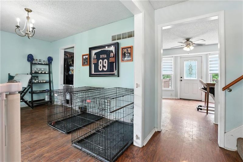 2735 S Peck Ave, Independence, MO 64055
