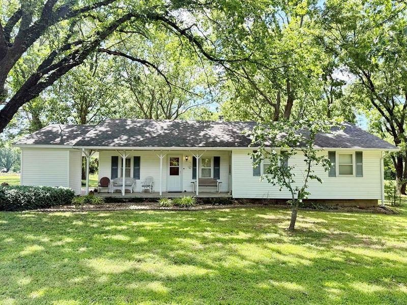 16610 S 1375 Rd, Nevada, MO 64772
