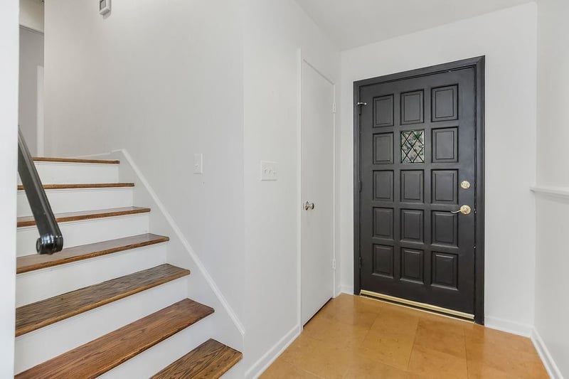 3611 W 99th St, Overland Park, KS 66206