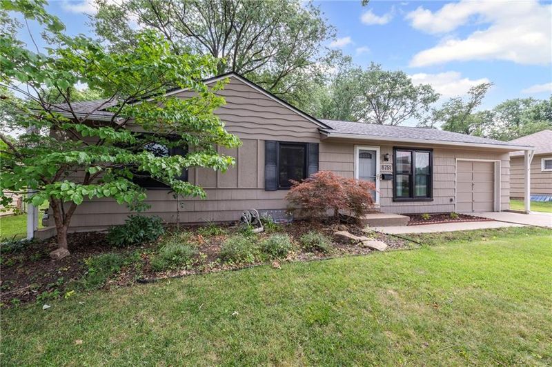 8751 Goddard St, Overland Park, KS 66214