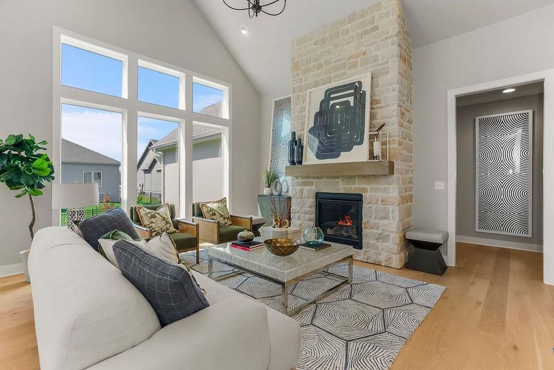 16992 S Cheshire St, Olathe, KS 66062