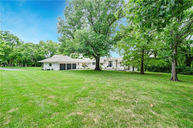 17020 S Highland Ridge Dr, Loch Lloyd, MO 64012