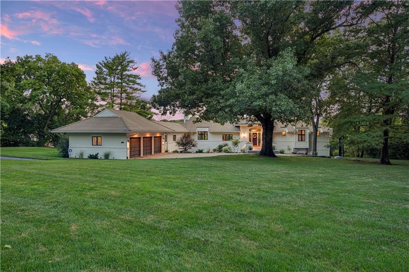 17020 S Highland Ridge Dr, Loch Lloyd, MO 64012