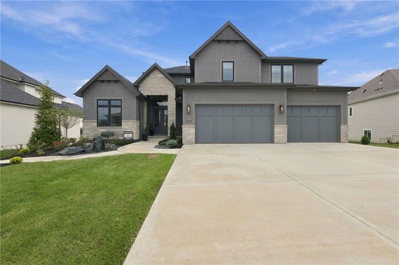 17705 Knox St, Overland Park, KS 66221