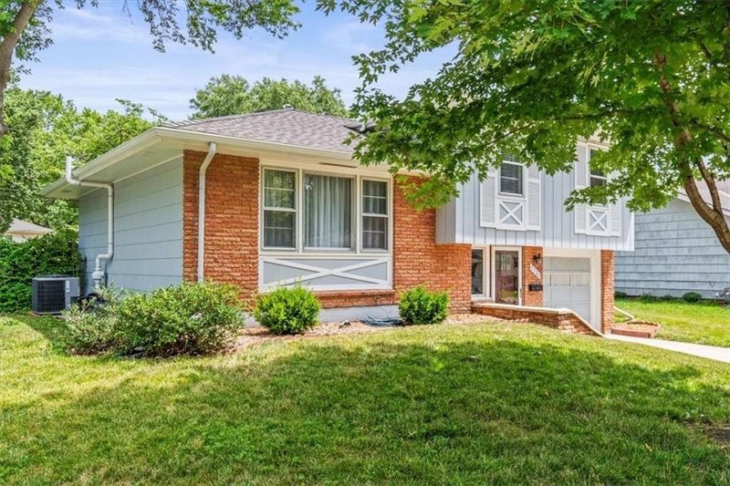 7900 E 92nd Ter, Kansas City, MO 64138