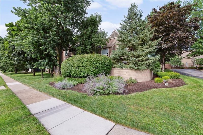 11224 Nieman Rd #302, Overland Park, KS 66210
