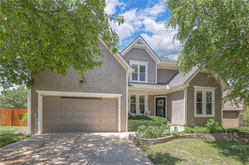 12212 Hemlock St, Overland Park, KS 66213