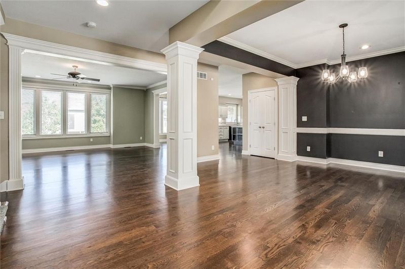 512 NE Spring Creek Pl, Lee's Summit, MO 64086