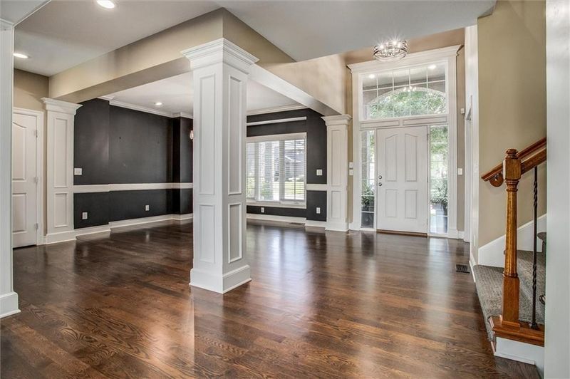 512 NE Spring Creek Pl, Lee's Summit, MO 64086