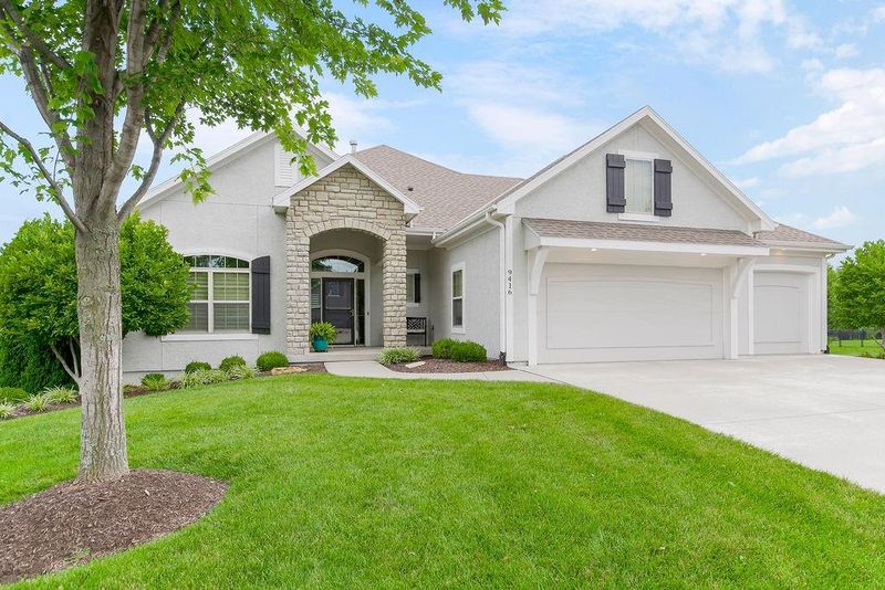 9416 W 157th Pl, Overland Park, KS 66221