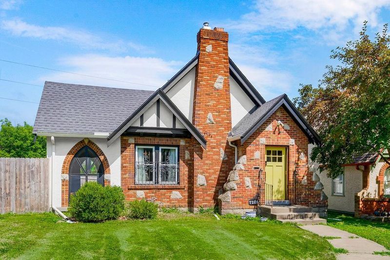 7101 Harrison St, Kansas City, MO 64131