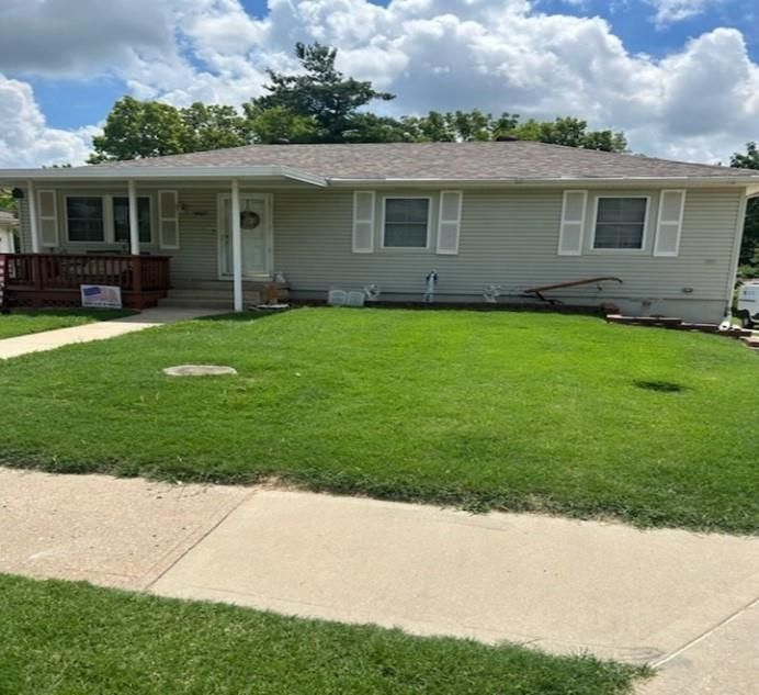 1907 N Grove Dr, Independence, MO 64058