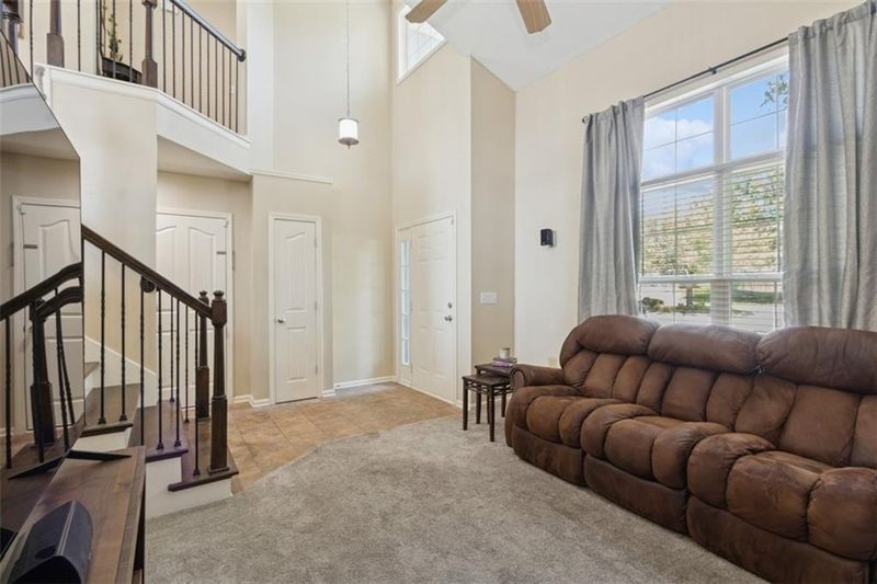 16133 W 157th St, Olathe, KS 66062
