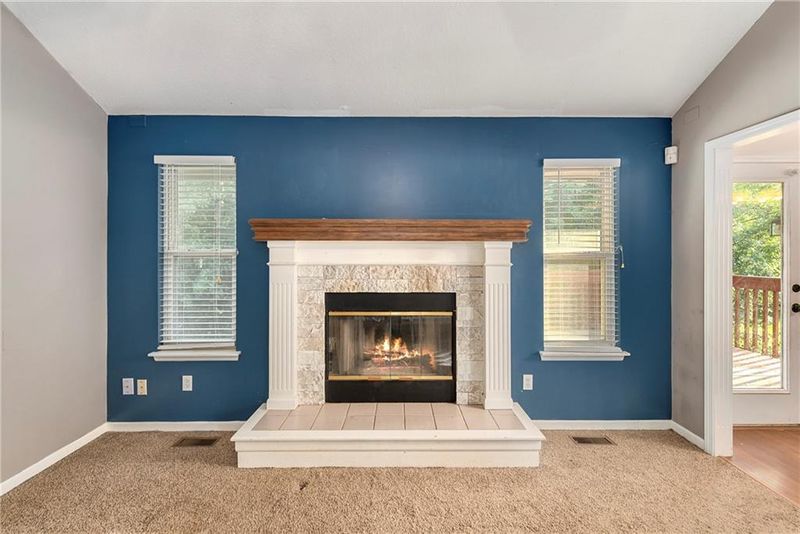 1104 N Viking Dr, Independence, MO 64056