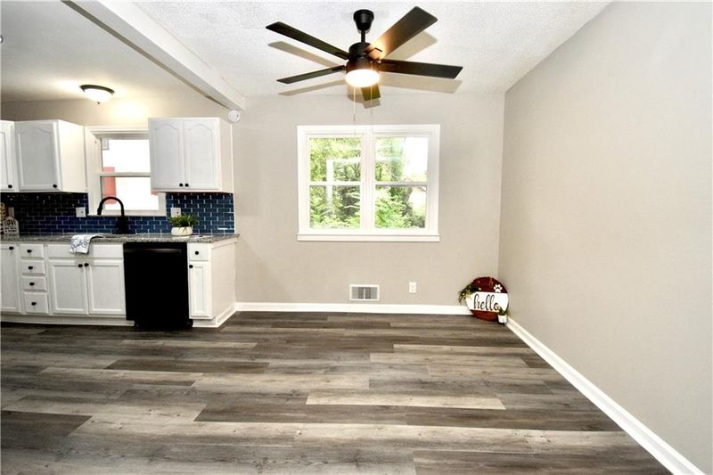 8101 Wayne Ave, Kansas City, MO 64131