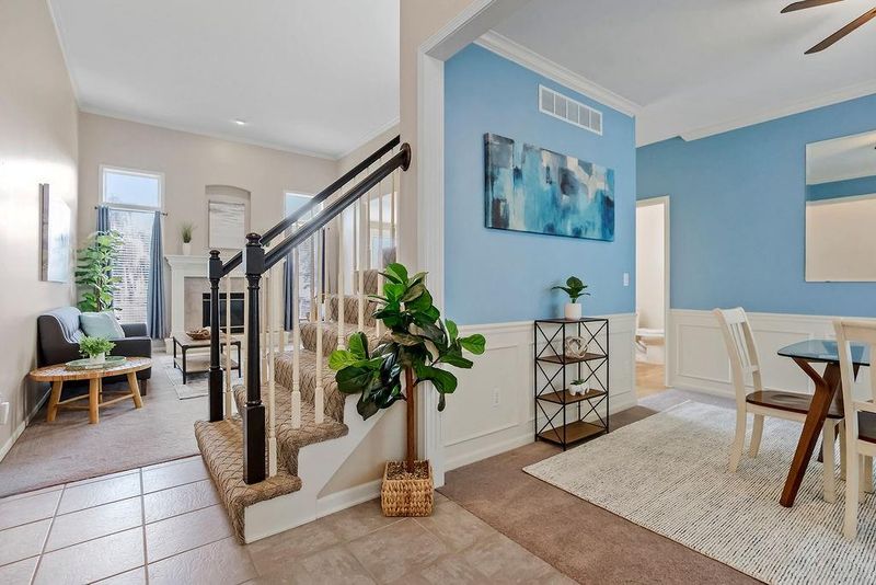 400 Emerald Dr, Lee's Summit, MO 64064
