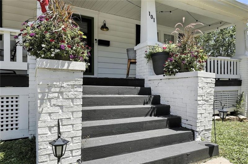 101 S Fairview Ave, Liberty, MO 64068