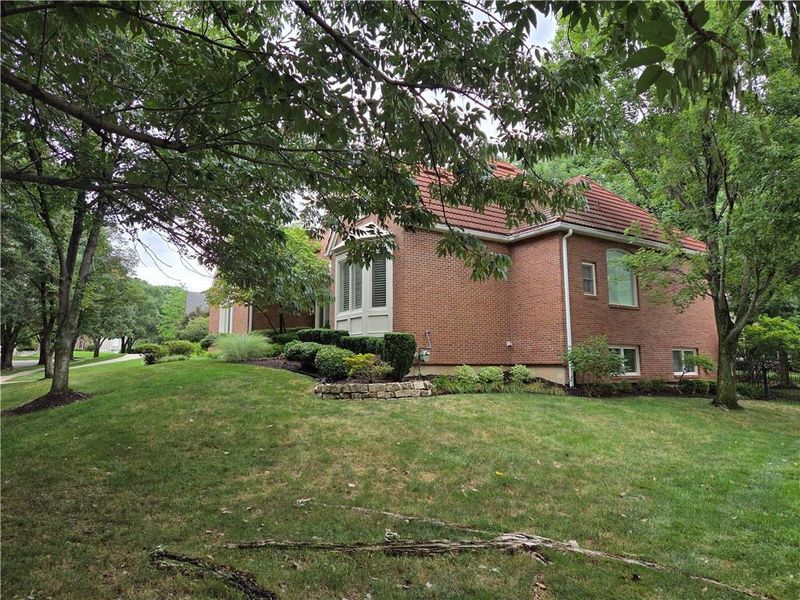 2909 W 125th St, Leawood, KS 66209
