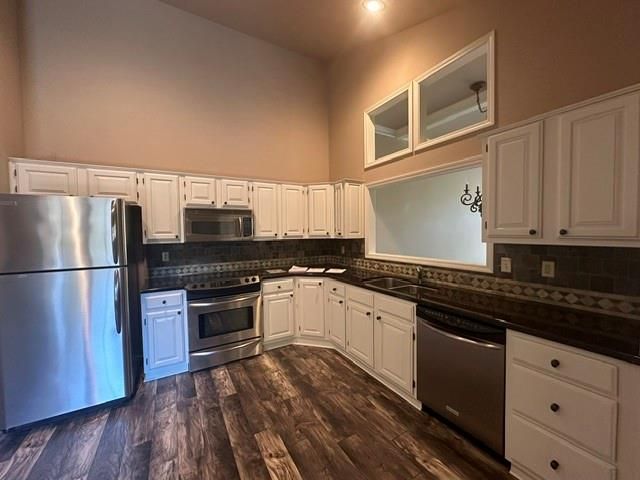 10311 Garnett St, Overland Park, KS 66214