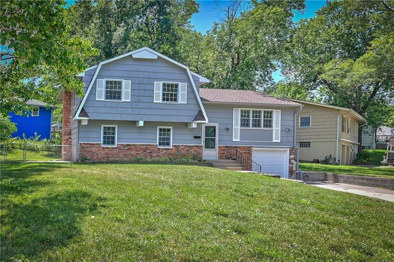 5711 E 98th Ter, Kansas City, MO 64137