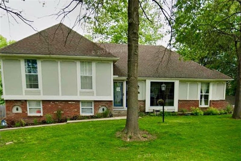 2300 E 110th St, Kansas City, MO 64131