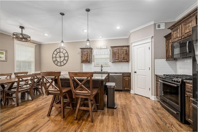 12820 Spring Ave, Kansas City, KS 66109