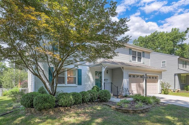 9210 Farley Ln, Overland Park, KS 66212