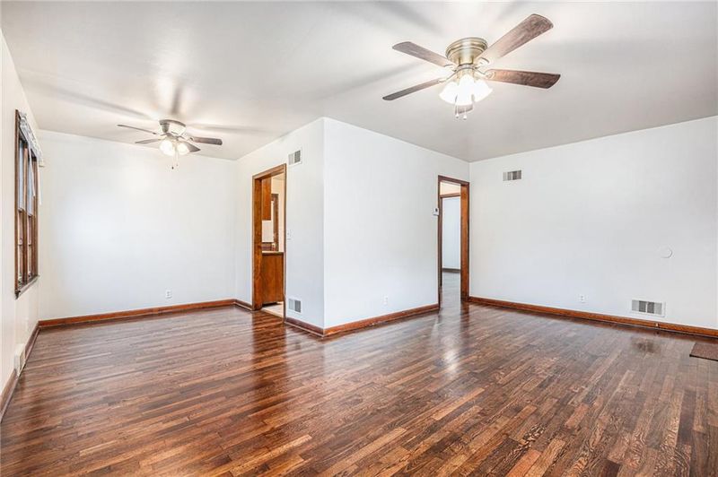 8330 Park Ave, Kansas City, MO 64132