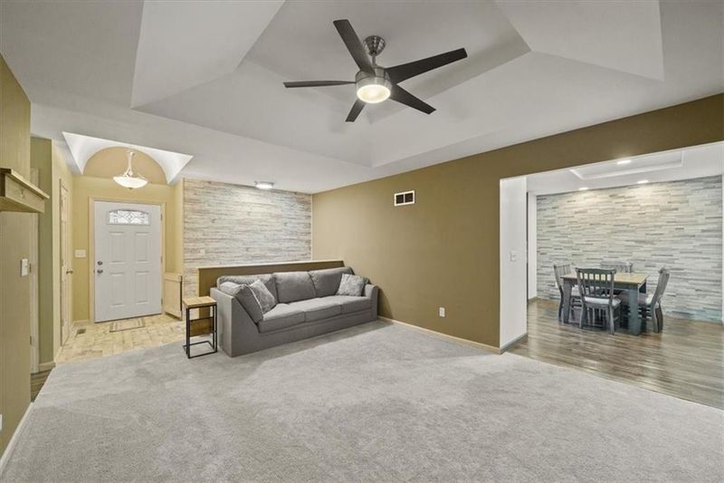 7900 E 159th St, Belton, MO 64012