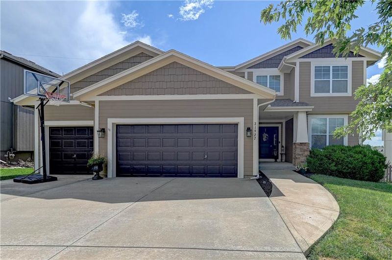 21927 W 96th St, Lenexa, KS 66220