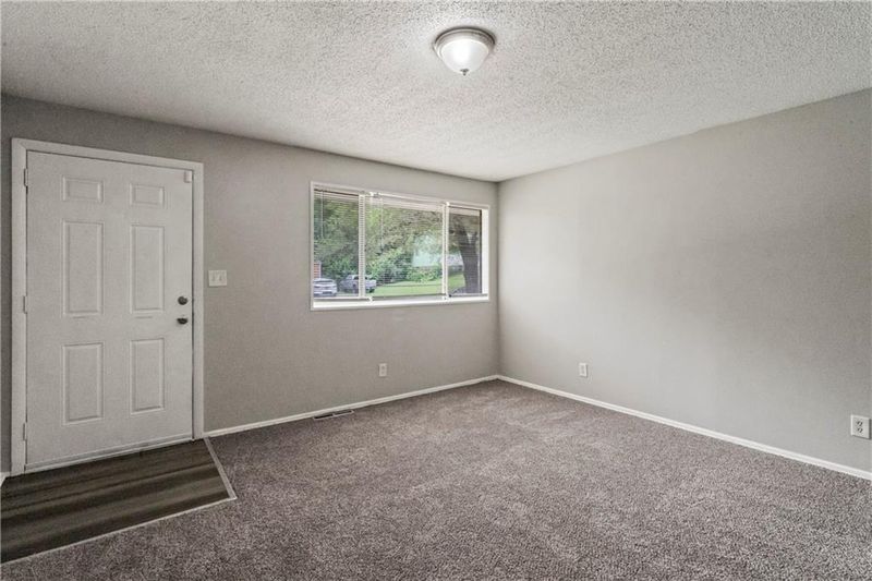 8506 Crystal Ave, Kansas City, MO 64138