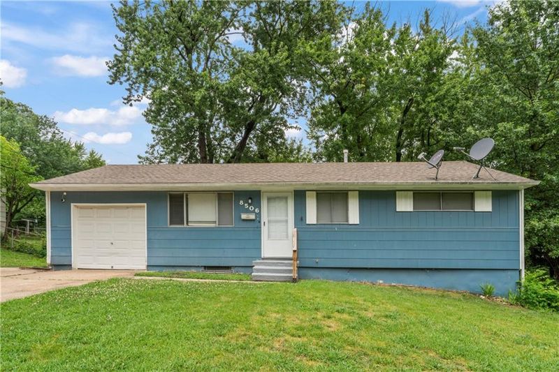 8506 Crystal Ave, Kansas City, MO 64138
