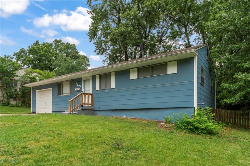 8506 Crystal Ave, Kansas City, MO 64138