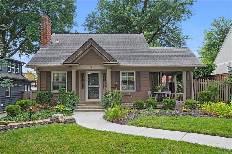 7 E 65th Ter, Kansas City, MO 64113