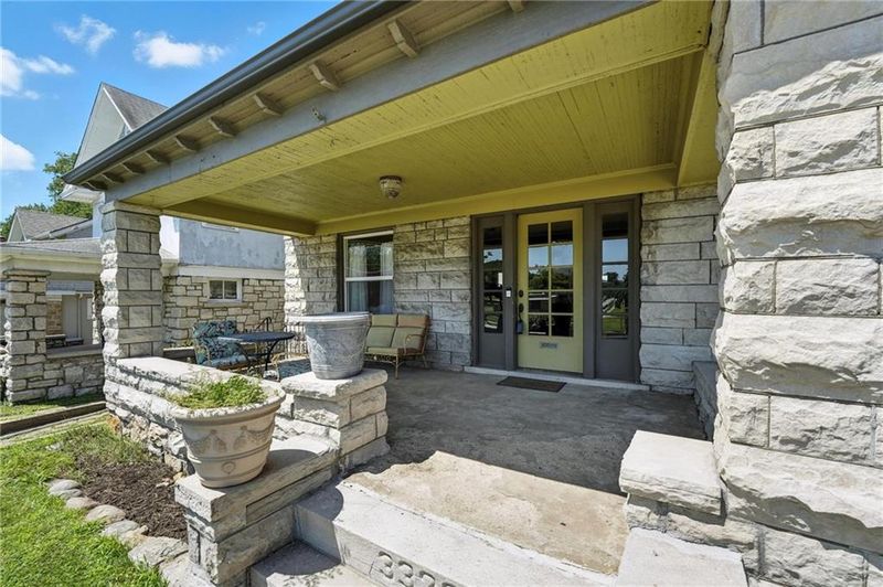 3320 Summit St, Kansas City, MO 64110