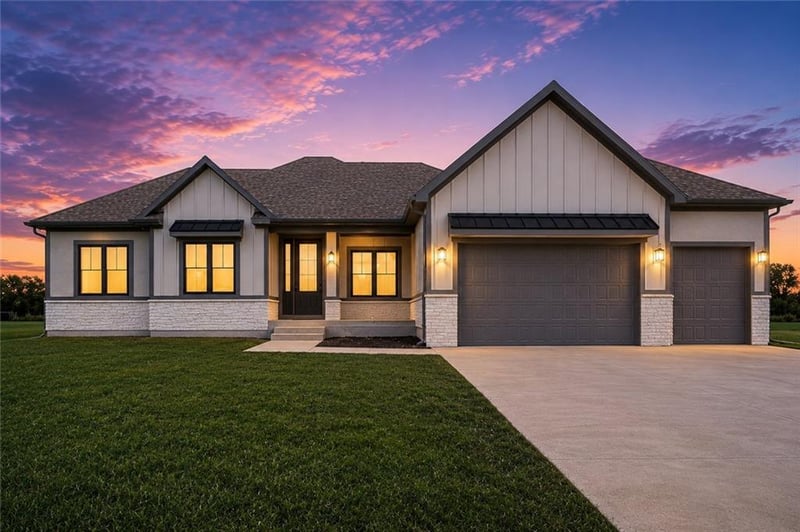 13511 Woodland Ranch Dr, Lee's Summit, MO 64086