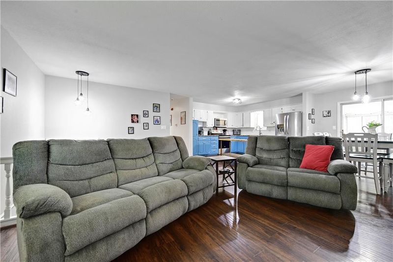 4307 E 110 St, Kansas City, MO 64137