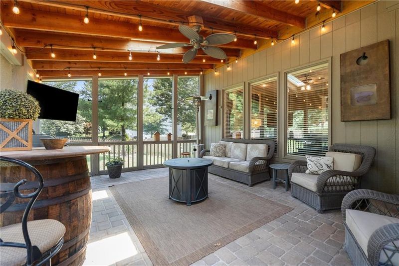 2900 SW 11th Ter, Lee's Summit, MO 64081