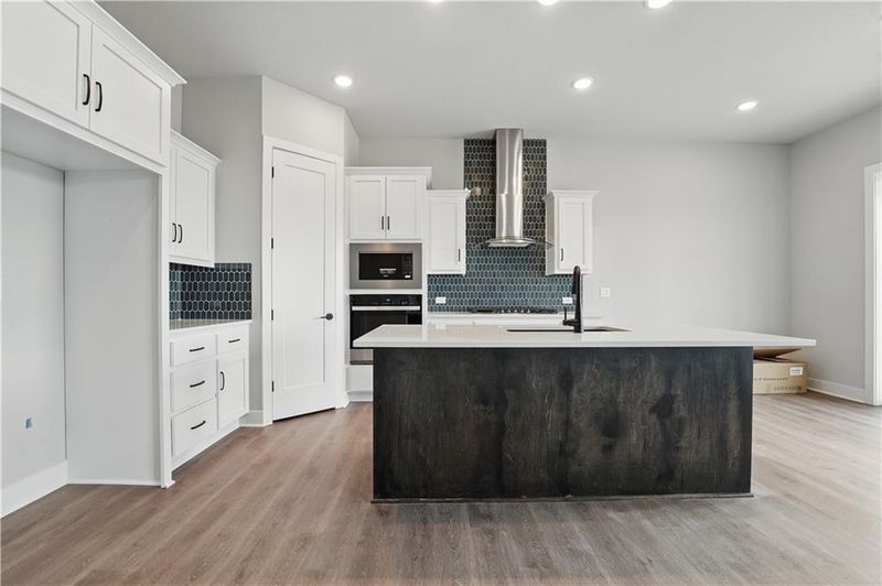1531 N 162nd Ter, Basehor, KS 66007
